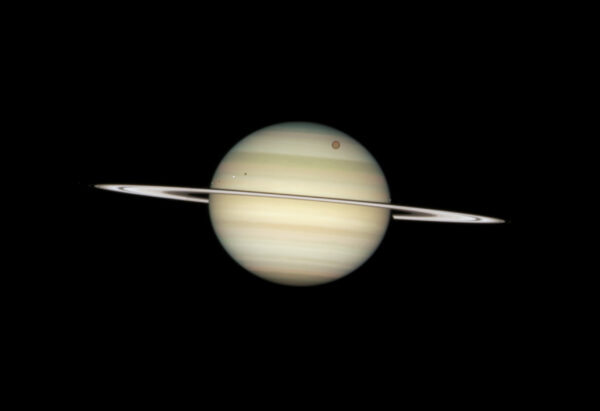Quadruple Saturn moon transit snapped by Hubble